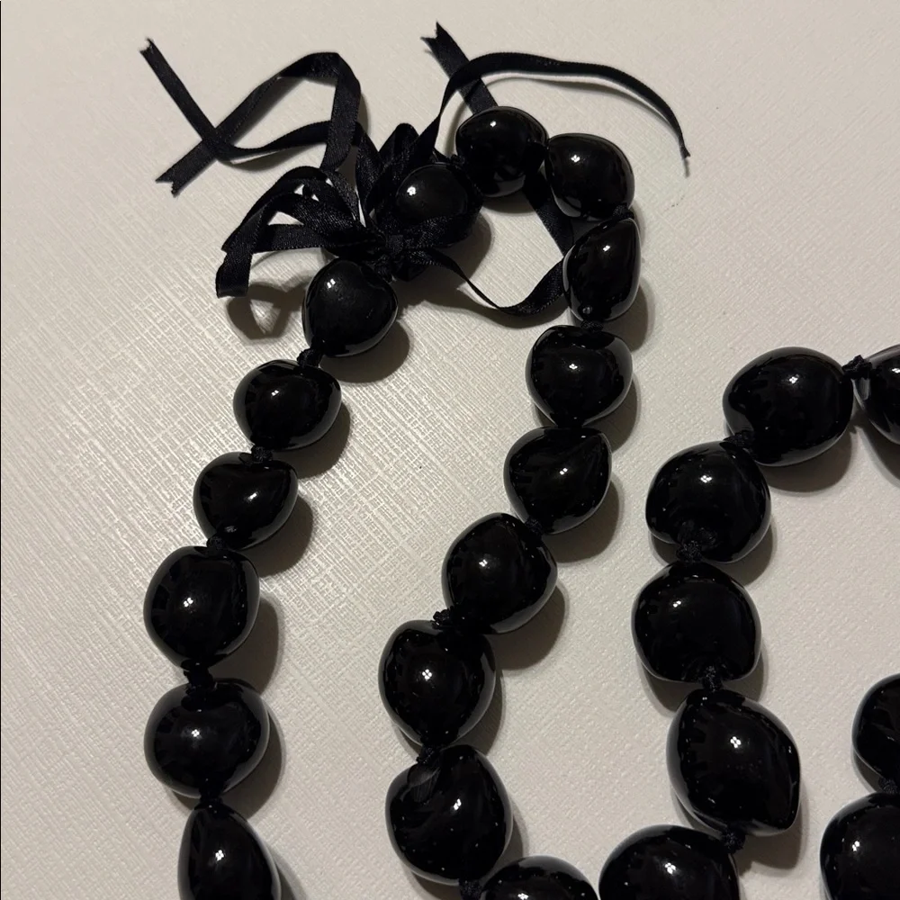 Hawaiian black polished Kukui nut Necklace 🌺
